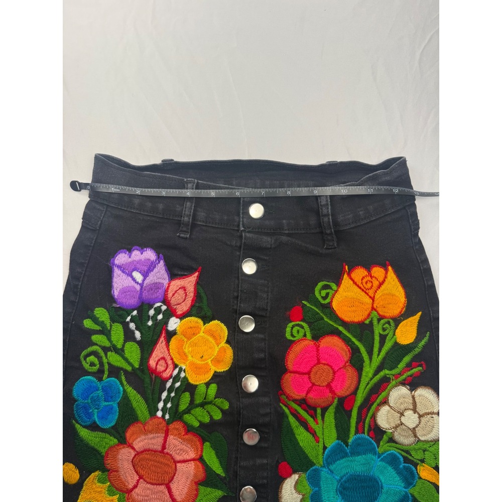 Jolobil Arte Embroidered Floral Denim Mini Skirt Button Front Artisan Boho M - Picture 6 of 9